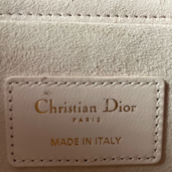 MICRO LADY D-JOY BAG
Latte Cannage Lambskin - Picture 3 of 5